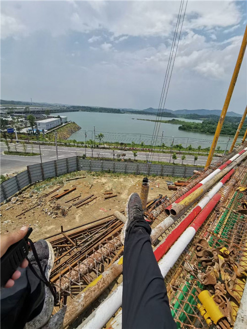 卓尼县作业中发生设备损坏或人员意外，责任怎么划分？